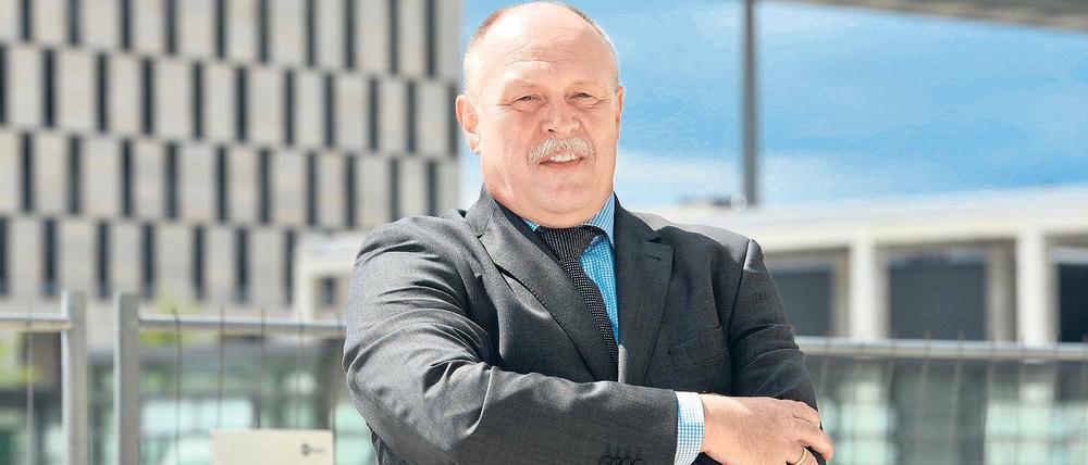 Amt und Hürden. Horst Amann hat seinen Job als Technikchef auf der BER-Baustelle angetreten. Vorgänger Manfred Körtgen musste wegen der verpatzten Eröffnung gehen.
