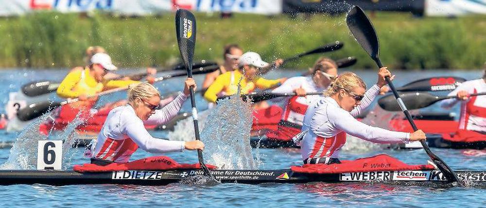 OIympia-Gold erklärtes Ziel. Franziska Weber (r.) paddelt mit Tina Dietze auf dem Dorney Lake im Zweier- und im Viererkajak.