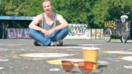 Wie unter Strom. Der Kulturarbeiter und Breakdancer Robert Segner ist begeistert vom Charme der „Platte“ inmitten des Neubaugebietes in Potsdam-West.