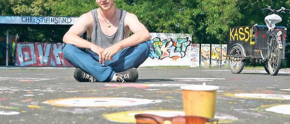 Wie unter Strom. Der Kulturarbeiter und Breakdancer Robert Segner ist begeistert vom Charme der „Platte“ inmitten des Neubaugebietes in Potsdam-West.