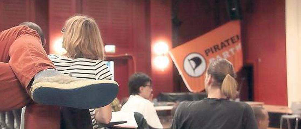 Diskussionen: Die Piraten wollen ihr außenpolitisches Profil schärfen. Dazu trafen sie sich am Wochenende im Treffpunkt Freizeit. Dabei wurde auch deutlich: Auch die Potsdamer Piraten wollen die Wahlerfolge ihrer Kollegen wiederholen.