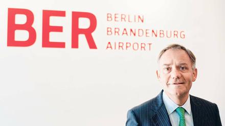 Unverzichtbar? Wieder mehrt sich Kritik an seiner Person, doch er will weiterarbeiten. In Brandenburg und Berlin will man auf Rainer Schwarz beim Bau des neuen Flughafens vorerst nicht verzichten.