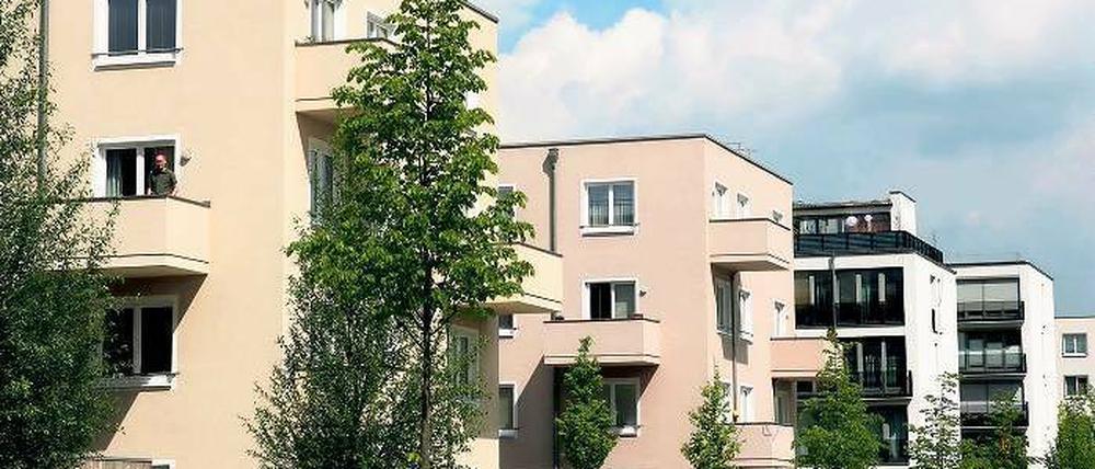 Verzicht üben. Die kommunale Pro Potsdam soll künftig bei Neuvermietungen weniger Geld nehmen, die Modernisierungskosten in einer geringeren Höhe als zulässig auf die Mieter umlegen und die Kappungsgrenzen bei Mietsteigerungen senken. Ab 1. Oktober sollen die Maßnahmen gelten.