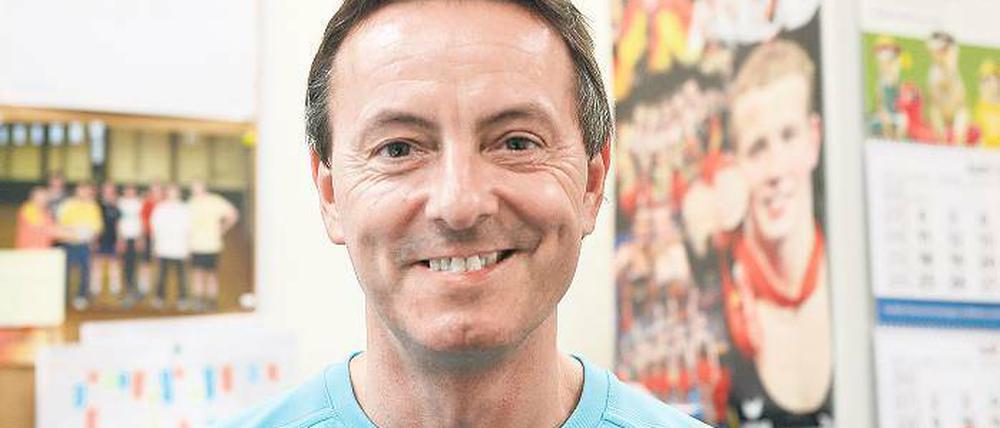 Unparteiischer. Holger Albrecht bewertet in London die Turner am Reck.