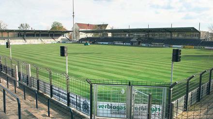 Schmuckkästchen. Das Karl-Liebknecht-Stadion wurde für acht Millionen Euro aus Mitteln des Konjunkturpakets II der Bundesregierung saniert. Für die Betriebskosten erhält der SV Babelsberg jährlich 150 000 Euro von der Stadt Potsdam.