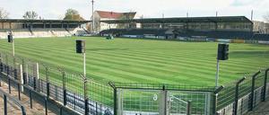 Schmuckkästchen. Das Karl-Liebknecht-Stadion wurde für acht Millionen Euro aus Mitteln des Konjunkturpakets II der Bundesregierung saniert. Für die Betriebskosten erhält der SV Babelsberg jährlich 150 000 Euro von der Stadt Potsdam.