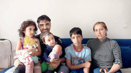 Leben im Asylbewerberheim. Zahirat Jusinov und seine Familie, die aus Mazedonien nach Potsdam kamen.