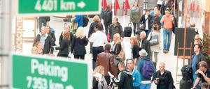 Voller Betrieb. Der Flughafen Tegel sollte eigentlich schon Geschichte sein – doch nach dem Skandal um die Nicht-Eröffnung des neuen Flughafens in Schönefeld ist er offen und bis in die Nacht hinein ausgelastet.