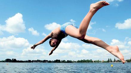 Nichts zu beanstanden. An allen offiziellen Badestellen im Land Brandenburg ist die Wasserqualität laut Gesundheitsministerium gut bis ausgezeichnet. An zwei Stellen lediglich warnen die Gesundheitsämter der Kreise vor einer geringen Sichttiefe.