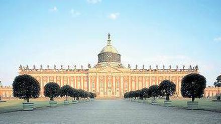 Reine Machtdemonstration. Das Neue Palais am Rande von Park Sanssouci.