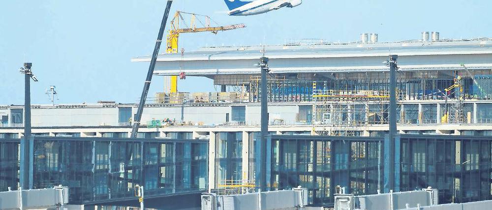 Millionengrab. Der neue Terminal am Flughafen Berlin Brandenburg (BER) in Schönefeld ist nur einer der Knackpunkte bei der Finanzierung des Flughafens.