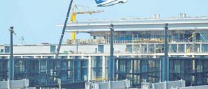 Millionengrab. Der neue Terminal am Flughafen Berlin Brandenburg (BER) in Schönefeld ist nur einer der Knackpunkte bei der Finanzierung des Flughafens.