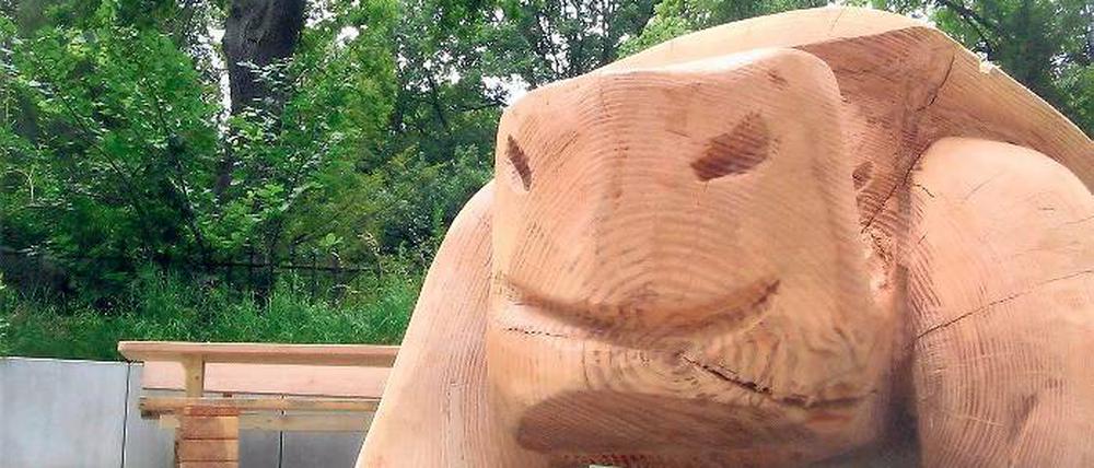 Ort der Trauerarbeit. Mitarbeiter des Grünflächenamtes und der städtischen Friedhofsverwaltung haben auf dem Neuen Friedhof ein Grabfeld für verstorbene Kinder errichtet. Geschwisterkinder können auf einer Schildkröte aus Holz reiten.
