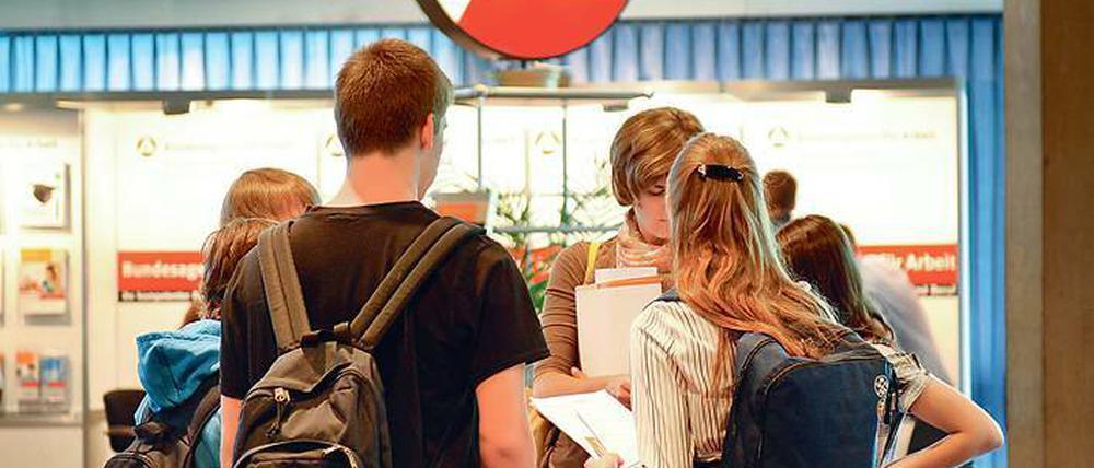 Gute Aussichten. Während die Zahl der Bewerber auf eine Lehrstelle stagniert, steigt die der Ausbildungsplätze.