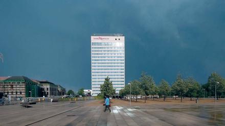 Idealer Platz. Blick vom Neuen Lustgarten zum Hotel „Mercure“. Das frühere Interhotel soll der von Hasso Plattner geplanten Kunsthalle weichen.