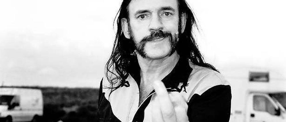 Herzlich Willkommen, Schätzchen! Rock’n’Roll-Legende Lemmy Kilmister als freundlicher Gastgeber.