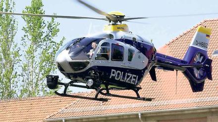 Intensiv gefahndet: Auch Helikopter kamen bei der Tätersuche zum Einsatz.