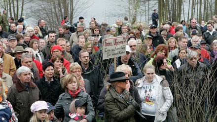 Seit Jahren demonstrieren Bürger aus Groß Glienicke für einen öffentlichen Uferweg an ihrem See.