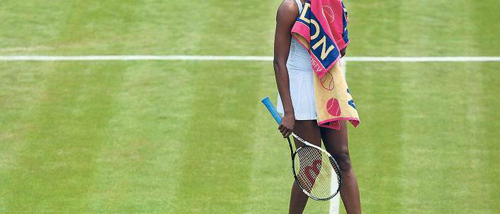 Das war’s schon wieder. In Wimbledon verlor Venus Williams ihr erstes Spiel gegen die Russin Jelena Wesnina 1:6 und 3:6.