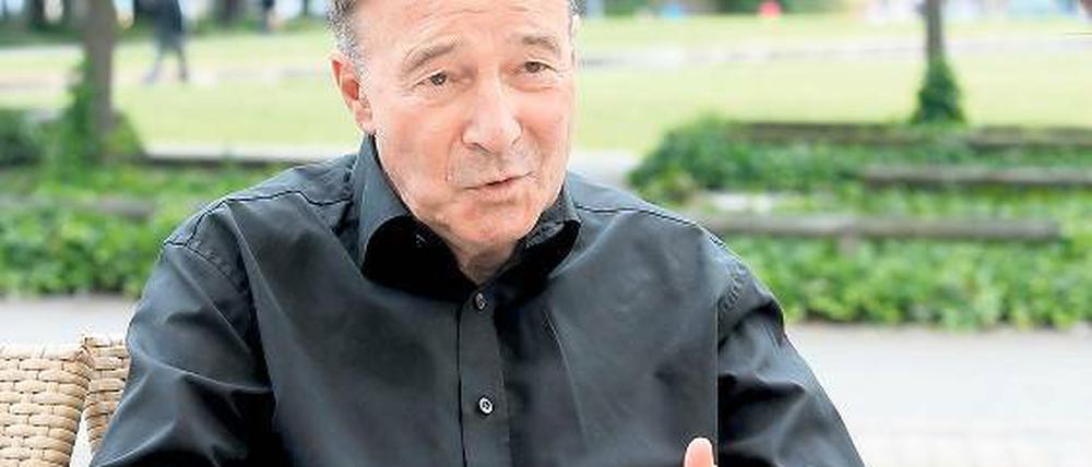 Joggt jetzt in einem anderen Tempo. Eberhard Kapuste, Schriftsteller und Rentner.
