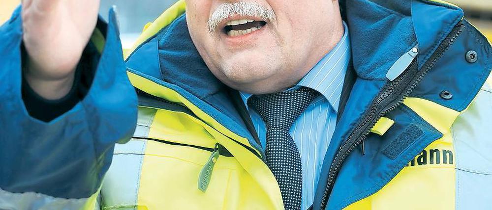 Typ Bulldozer. Horst Amann soll neuer technischer Geschäftsführer der Berliner Flughafengesellschaft werden und mit dem Chaos rund um den Großflughafen Schönefeld Schluss machen. Sein Vorgänger war im Mai entlassen worden.