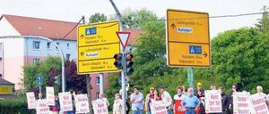 Ließen Rechtsextreme nicht zu Wort kommen: Gegendemonstranten in Teltow.