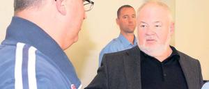 Hilpert mit Sohn im Landgericht.