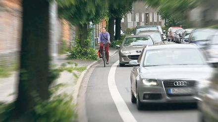 Gefahrenstelle: Wer als Fahrradfahrer in der Behlertstraße fährt, hat nur einen schmalen Fahrradstreifen zur Verfügung. Dennoch: Beim Städtecheck 2012 des Verkehrsclubs schneidet Potsdam insgesamt gut ab.