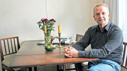 Kein holländisches Blumenstillleben: Hans Blom, geboren im niederländischen Zandvoort, ist seit einem Jahr Gastprofessor für Kulturgeschichte an der Universität Potsdam. Er meint, seine Landsleute hätten ein positiveres Bild der Deutschen als vor 20 Jahren.