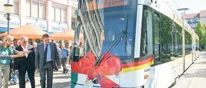 Taufe: Eine der neuen Stadler-Variobahnen trägt seit Samstag den Namen Luzern. Anlass dafür waren die Feiern zum 20-jährigen Jubiläum der Städtepartnerschaft zwischen Potsdam und der Stadt in der Schweiz, die am Wochenende stattfanden.