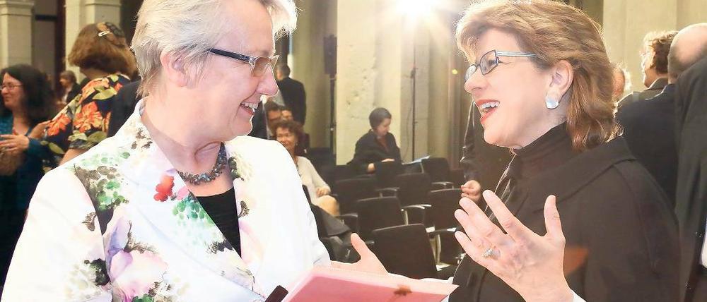 Einhellig. Ministerin Schavan (l.) war sich mit Susannah Heschel einig, dass Beschäftigung mit Religion der Wissenschaft bedarf.