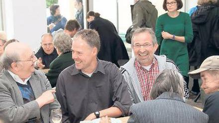 An seiner Seite. Matthias Klipp (r.) will die Mieter unterstützen.