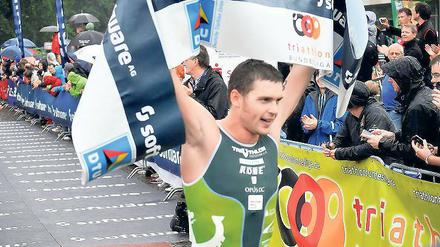 Triumph in Darmstadt. Franz Löschke am Sonntag beim Zieleinlauf.