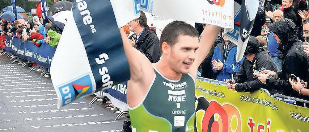 Triumph in Darmstadt. Franz Löschke am Sonntag beim Zieleinlauf.