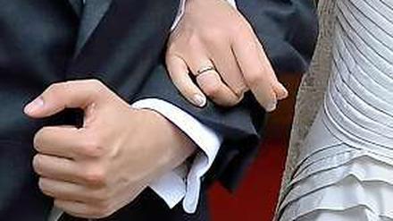 Ein Ring sie zu knechten? Hochzeitshighlights auf Video gebannt.