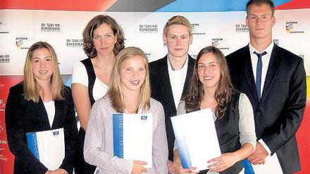 Neue Sportfördergruppe. Janine Kohlmann, Juliane Domscheit, Tabea Kemme, Felix Wolf, Sarah Mayer und Felix Wolf (v. l.) werden in Oranienburg studieren.