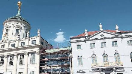Stiftung, gemeinnützige GmbH oder Verbleib bei der Stadt? Das ist hier die Frage. Im Alten Rathaus residiert künftig das Potsdam-Museum, unklar ist, unter welcher Trägerschaft dies geschehen soll. Dazu beginnen jetzt die Diskussionen.