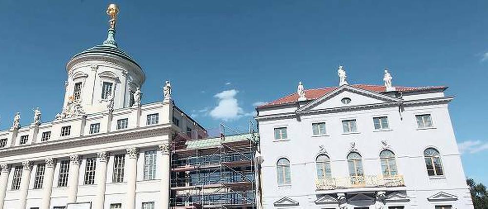 Stiftung, gemeinnützige GmbH oder Verbleib bei der Stadt? Das ist hier die Frage. Im Alten Rathaus residiert künftig das Potsdam-Museum, unklar ist, unter welcher Trägerschaft dies geschehen soll. Dazu beginnen jetzt die Diskussionen.