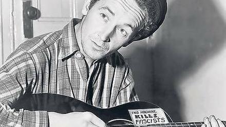 Chronist seiner Zeit. Der Singer-Songwirter Woody Guthrie.