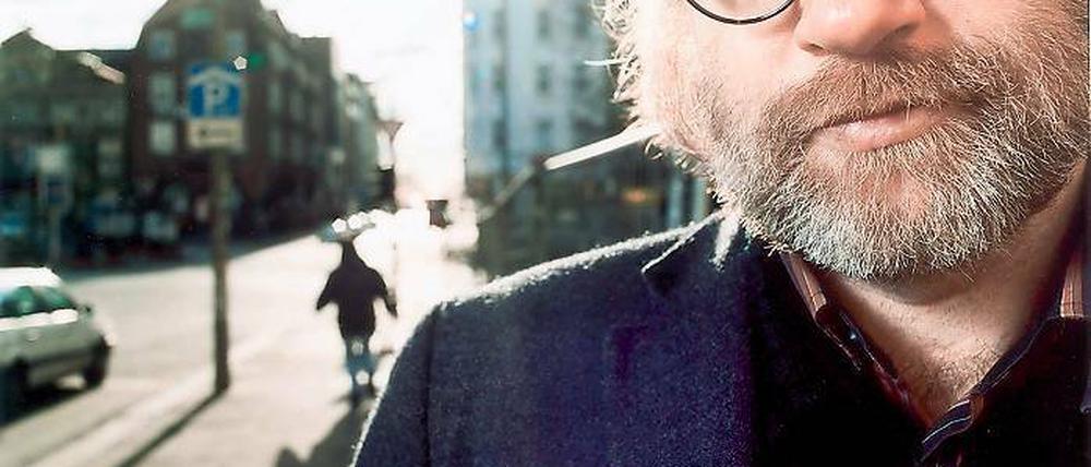 Guckt zwar ein bisschen ernst, kann aber Humor wie kaum ein anderer. Frank Schulz.