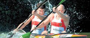 Nun besser als in Posen paddeln. Ronald Rauhe (vorn) aus Potsdam will bei den Olympischen Spielen im Einerkajak und mit Jonas Ems (hinten) im K2 sprinten.