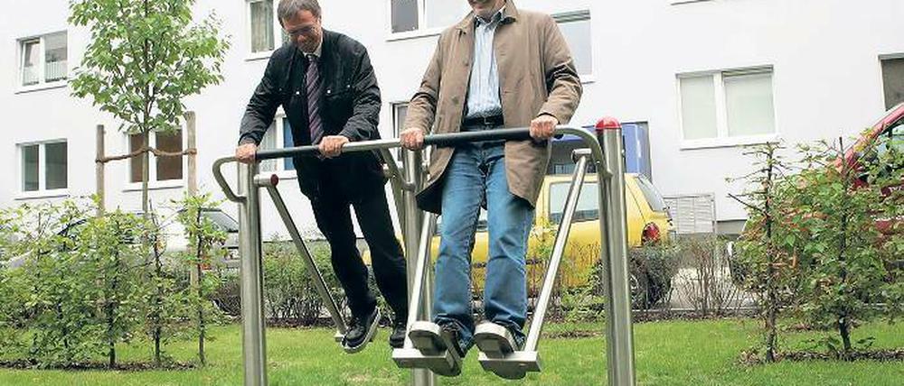 Bis 2015 will Burkhard Exner (l.) seinen Haushalt ins Gleichgewicht bringen. Doch Widerstand schaukelt sich auf: Die Rathauskooperation wackelt an Exners Sparplänen und verweigert ihre Zustimmung zur Erhöhung der Grundsteuer B.