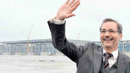 Zu spät, zu teuer. Wie viel der neue Hauptstadtflughafen nach der geplatzten Eröffnung am Ende kosten wird, ist nach Darstellung von Brandenburgs Ministerpräsident Matthias Platzeck (SPD) noch unklar.
