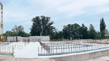 Still ruht die Baustelle. Die Chancen, dass die neue Blütentherme im Dezember eröffnet werden kann, werden von der Kristall Bäder AG inzwischen mit „55 zu 45“ beziffert.