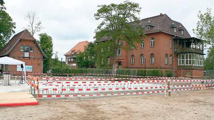 Eingepasst. Zwischen historischen Bauten entsteht der Neubau.