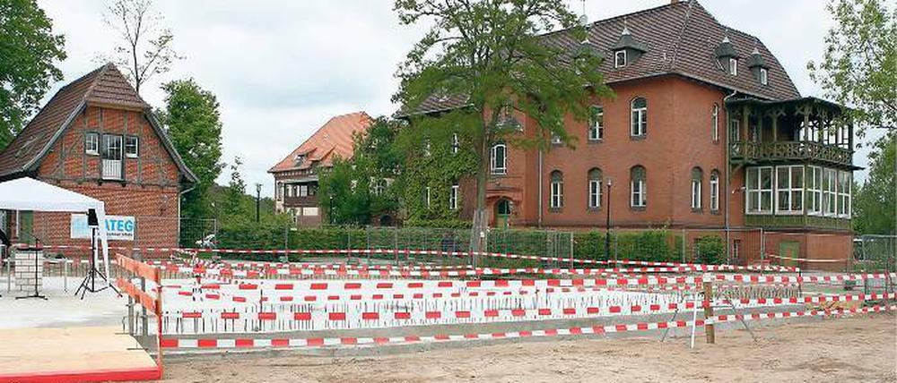 Eingepasst. Zwischen historischen Bauten entsteht der Neubau.