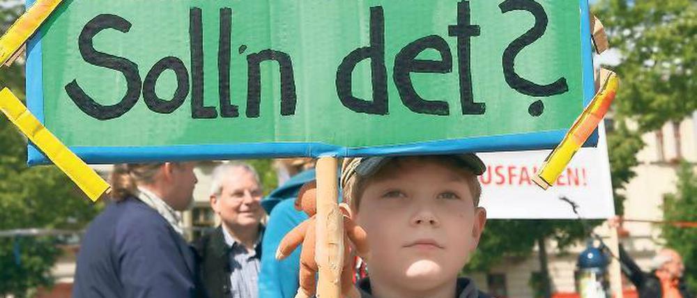 Keine Ersatzlehrer – was soll denn das? So hätte das wohl vollständig heißen können. Doch wer sich kurz und knapp ausdrückt wird auch verstanden.
