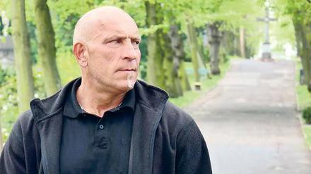 Kennt die ernsten Seiten des Lebens. Patric Saling stellt sich in den Weg, wenn es für seine Klienten um Leben und Tod geht. Der Personenschützer kann aber auch mit sanfter Poesie und tiefgründigen Weisheiten überraschen.