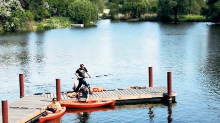Gut angelegt: Für 124 000 Euro aus Eigen- und EU-Mitteln hat die Gemeinde Kloster Lehnin einen Wasserwanderrastplatz mit acht Liegeplätzen für Boote sowie zwei Pavillons am Ufer errichtet.