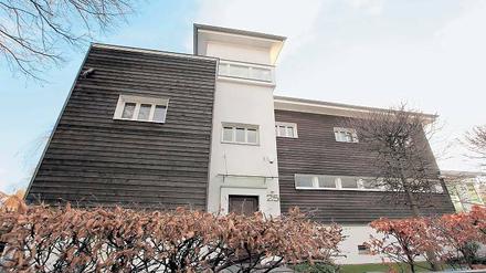 Wohl nicht mehr zu retten: Das Haus Dietz in der Kurfürstenstraße weicht einem Fünfgeschosser.